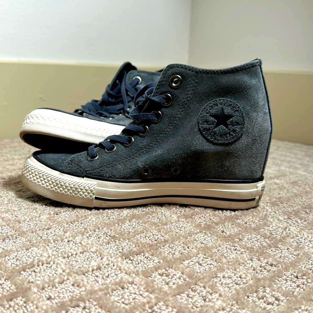 High heel converse, never worn US 6